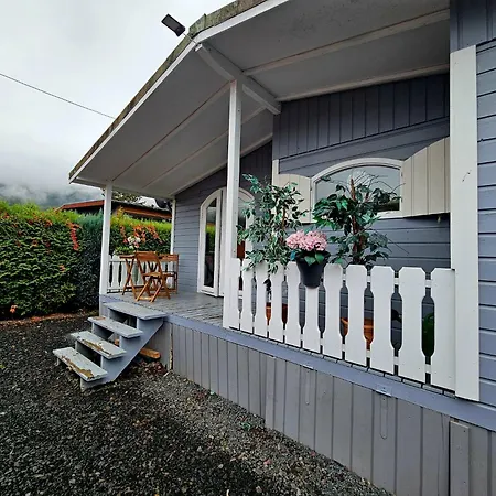 Tiny House * 梅灵